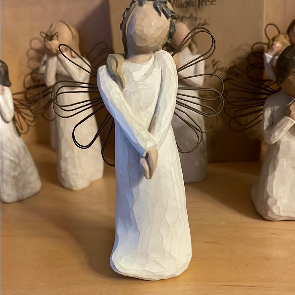 Willow Tree Angel Figurine - Celebrate